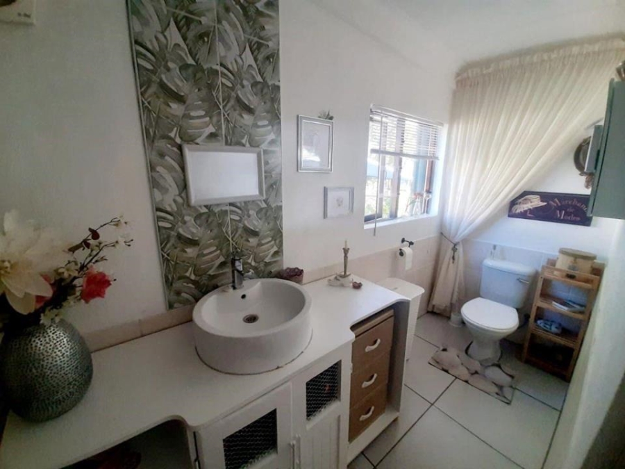 2 Bedroom Property for Sale in Stilbaai Oos Western Cape